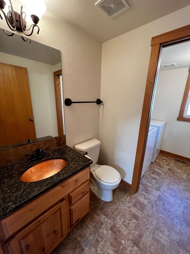 Building Photo - 3 bed, 3 bath Home in Poudre Overlook Neig...