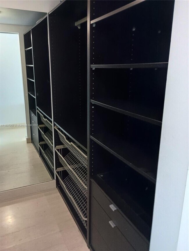 Building Photo - 2101 Brickell Ave