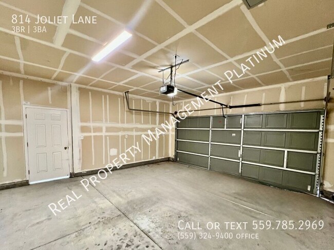 Building Photo - $2,395 Shepherd & Clovis Ave, 3 Bedroom 2....