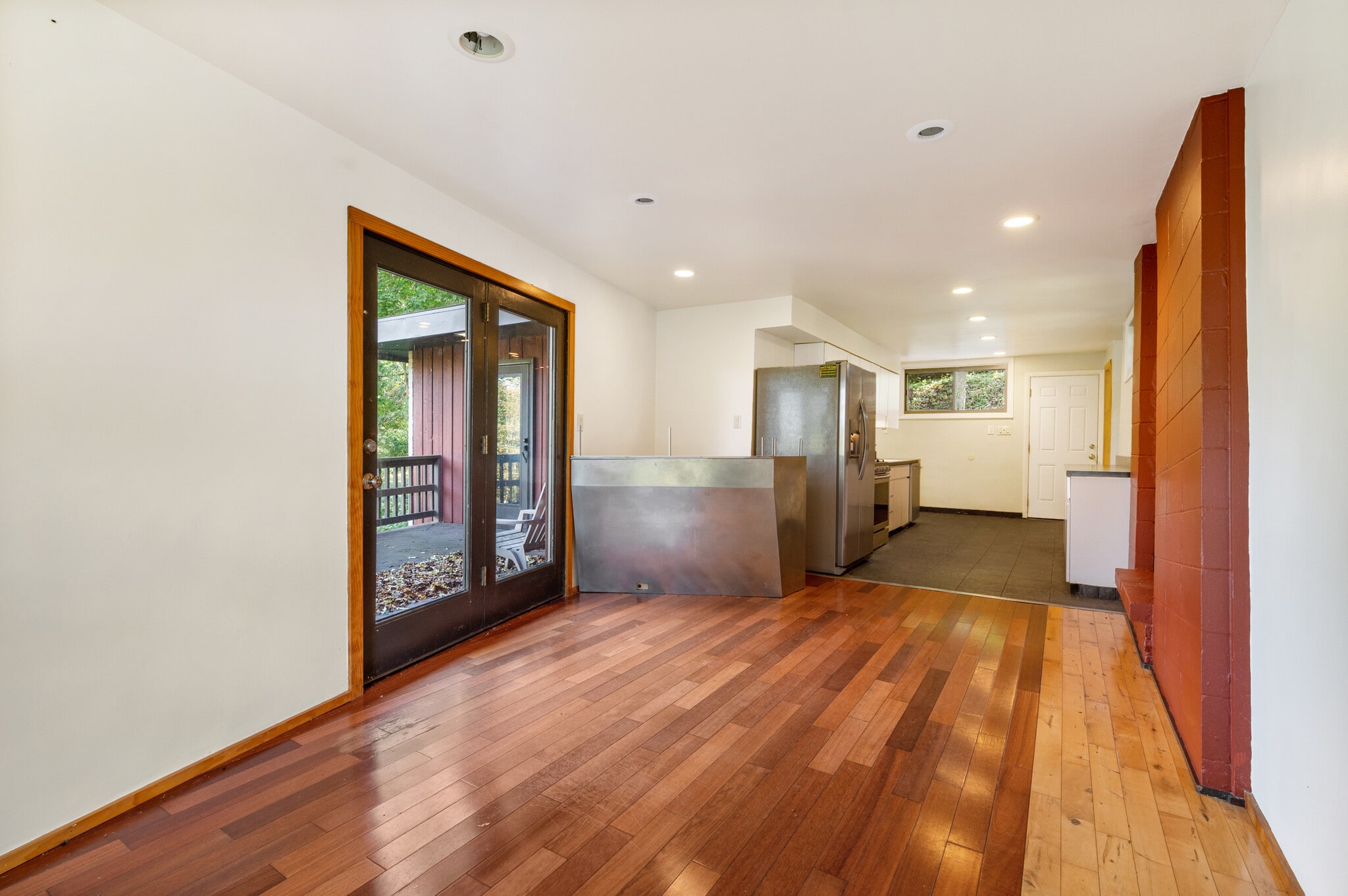Building Photo - 740 Olivant Plz
