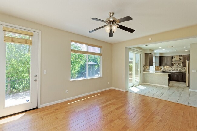 Building Photo - 1012 Trailside Dr
