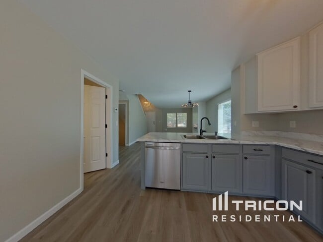 Building Photo - 419 Mt Cameron Ct