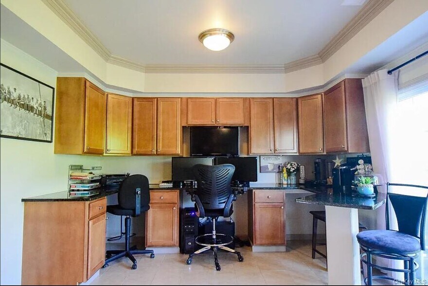 Building Photo - 80 Woodlake Dr
