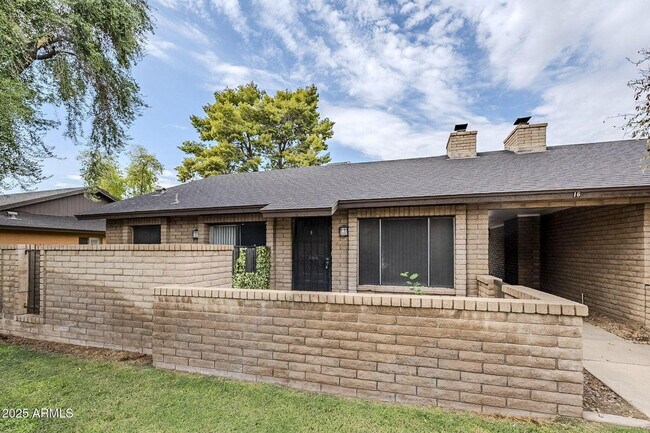 Building Photo - 16 W Loma Vista Dr