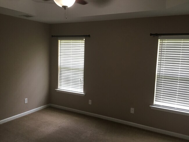 Building Photo - Private Back Yard - Walking Distance to Columbia Middle School & Grovetown High