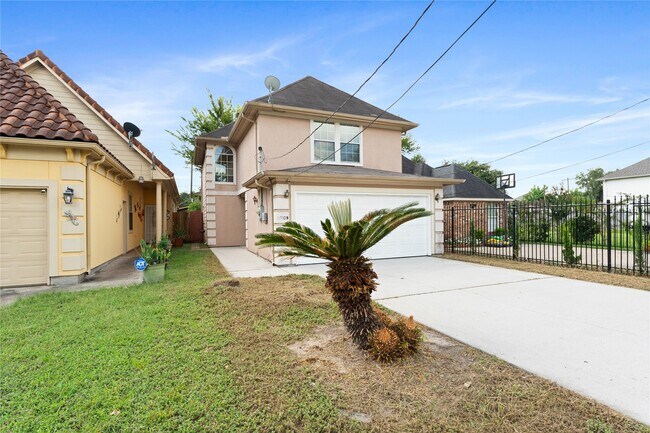 Building Photo - 11510 Palmsprings Dr