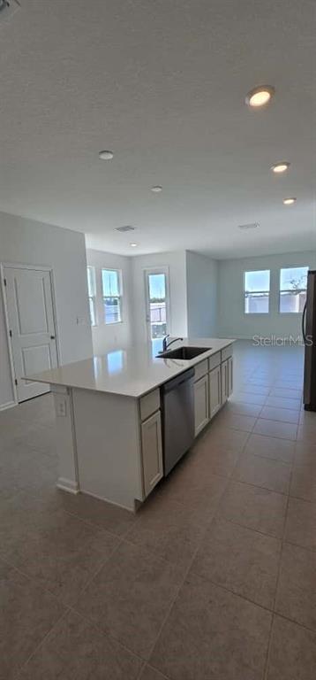 Building Photo - 548 Hart Ln