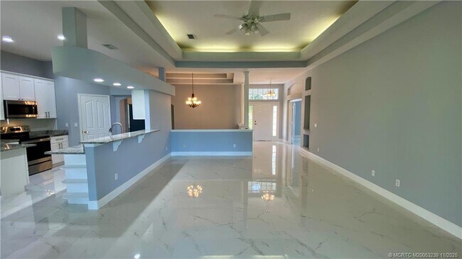 Building Photo - 4646 NW Wandering Oak Ct