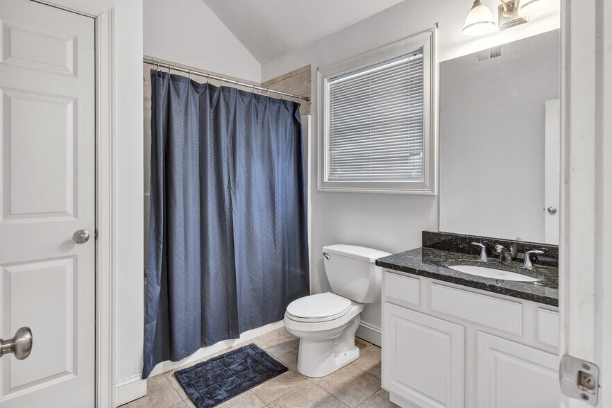 Building Photo - 240 Highland Ave