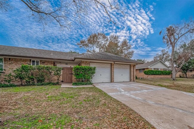 Building Photo - 8202 Pontiac Dr