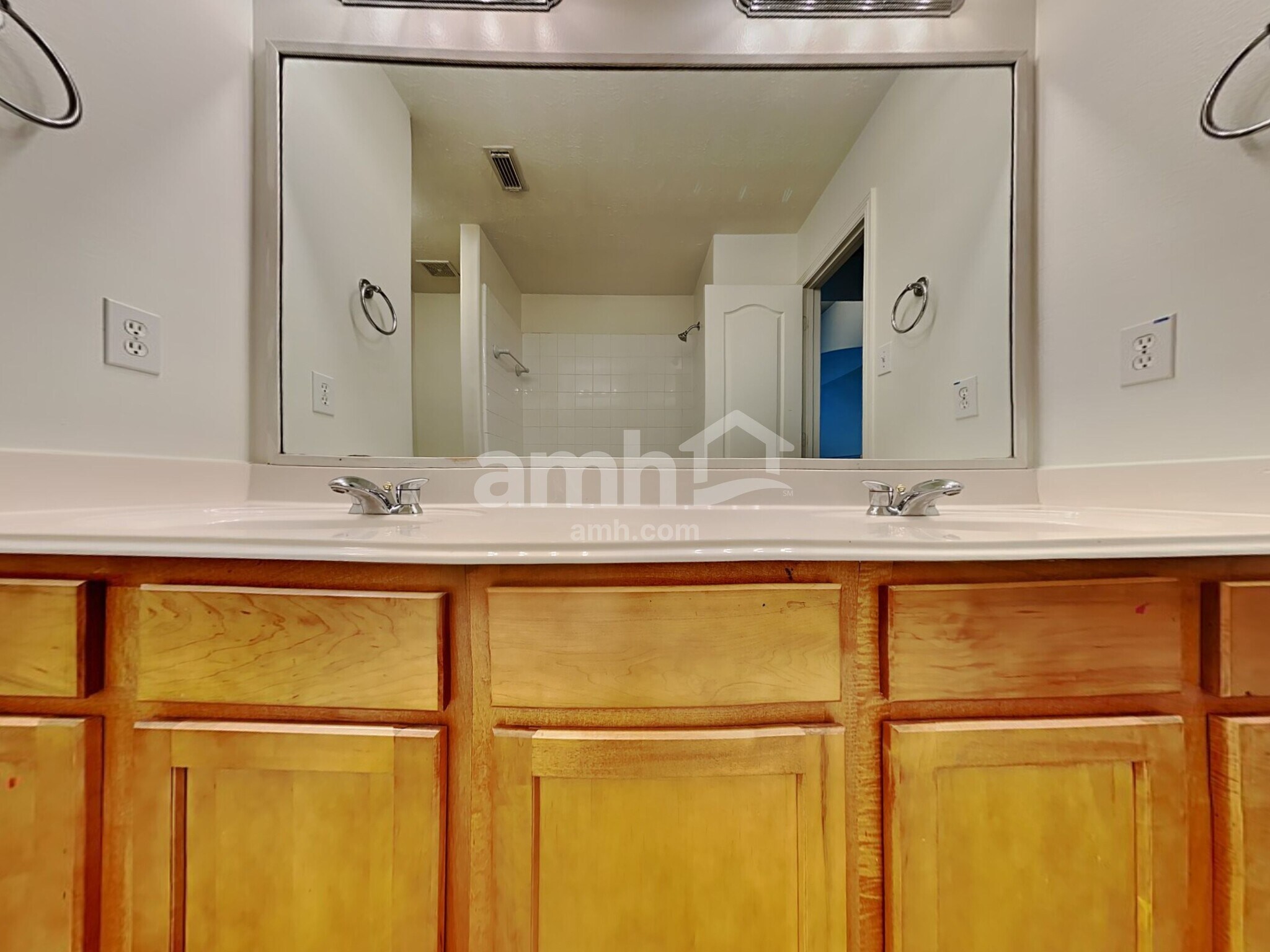 Building Photo - 28726 Hidden Cove Dr