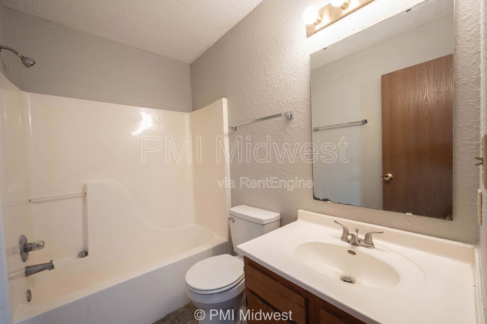 Building Photo - 10325 Liverpool Way