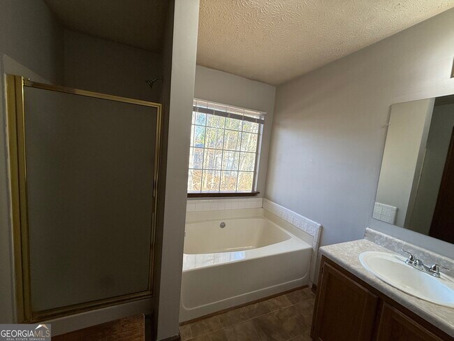 Building Photo - 235 Whirlwind Ct