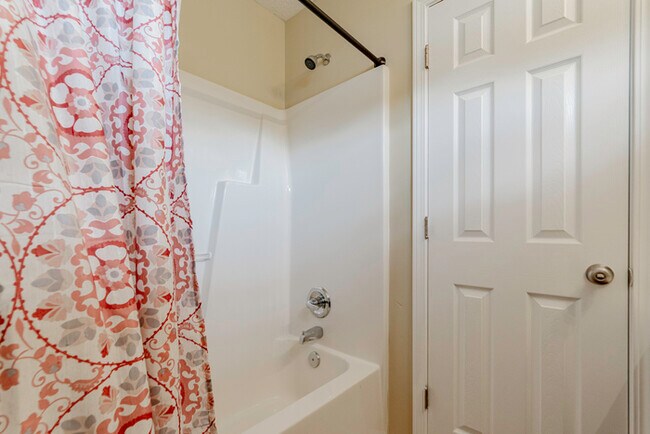Building Photo - Furnished Rental