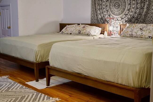 Building Photo - 119 Columbia St