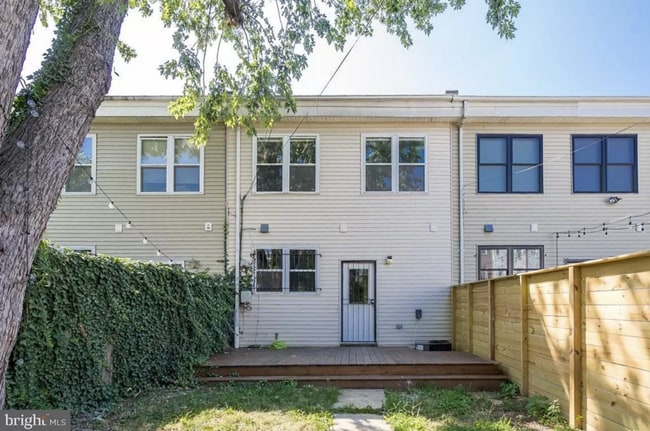 Building Photo - 325 U St NW