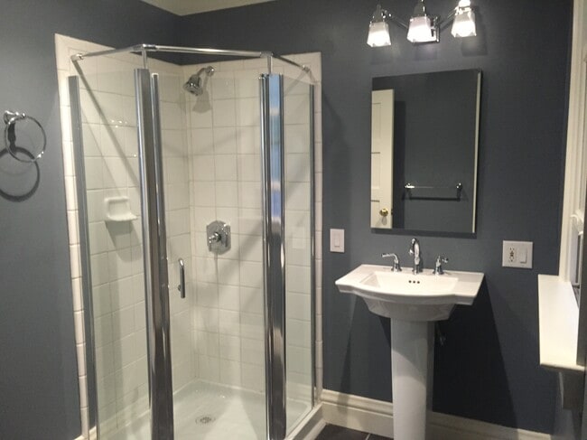 Building Photo - 326 Utah St