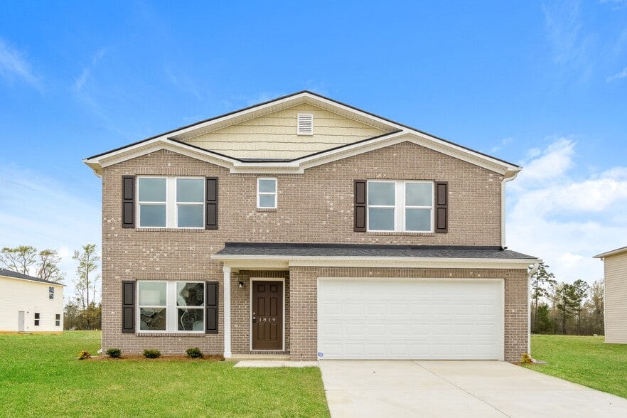 Building Photo - 1819 Lake Dr