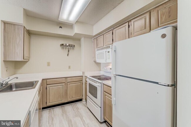 Building Photo - 1200 Braddock Pl