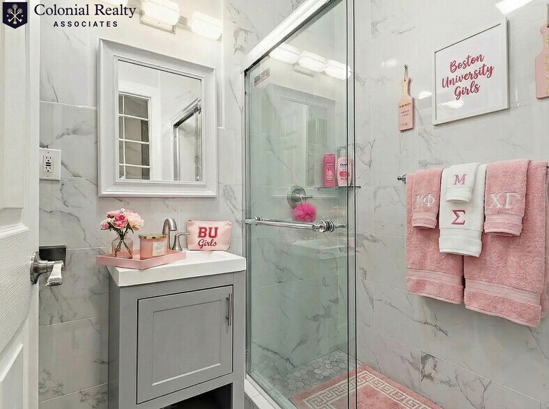 Building Photo - 330 St Paul St