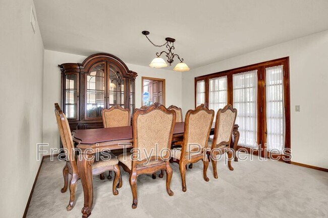 Building Photo - 749 Flagstone Ct
