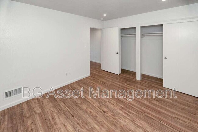 Building Photo - 50 Frey Pl