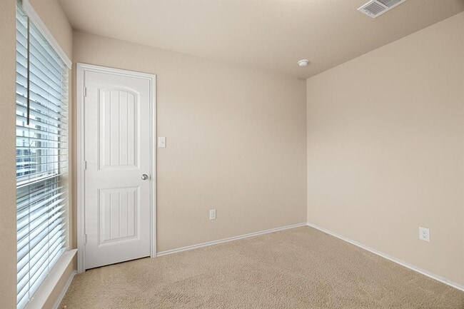 Building Photo - 1509 Birmingham Dr