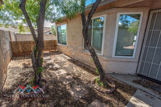 Building Photo - 4725 E Brown Rd