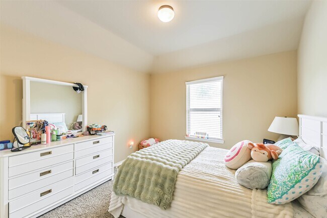 Building Photo - 111 Quail Meadow Dr