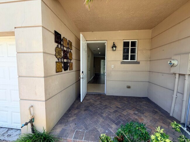 Building Photo - 969 Tortuga Dr