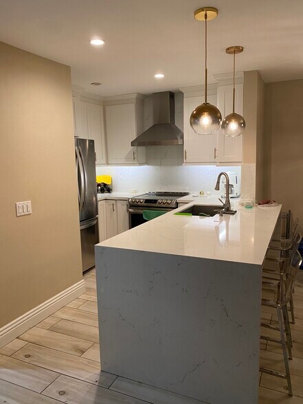Building Photo - 2380 Del Mar Way