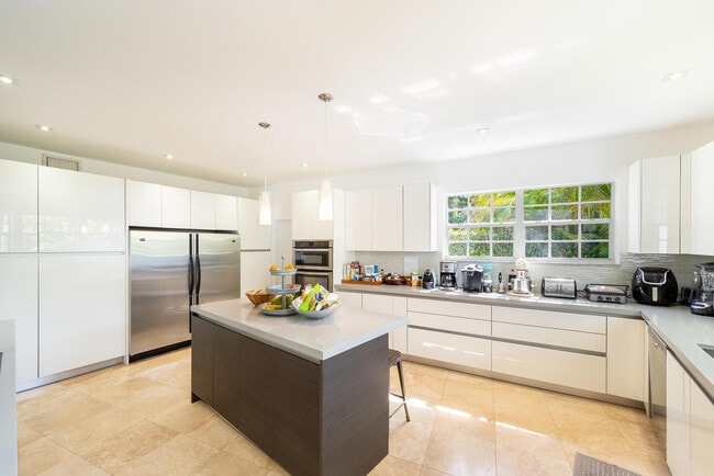 Building Photo - 6205 St