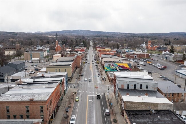 Building Photo - 178 Main St
