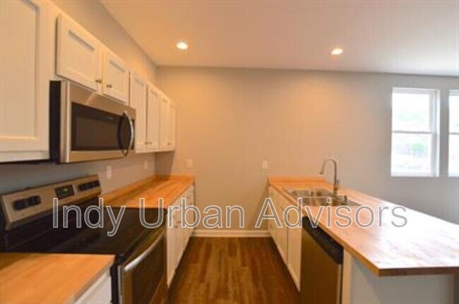Primary Photo - 3501 N Illinois St