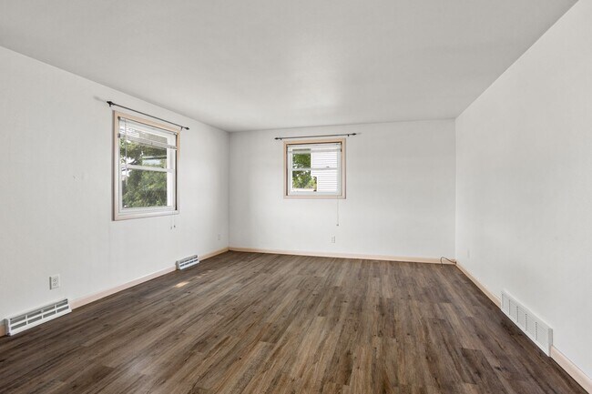 Building Photo - 915/917 Byrd Avenue