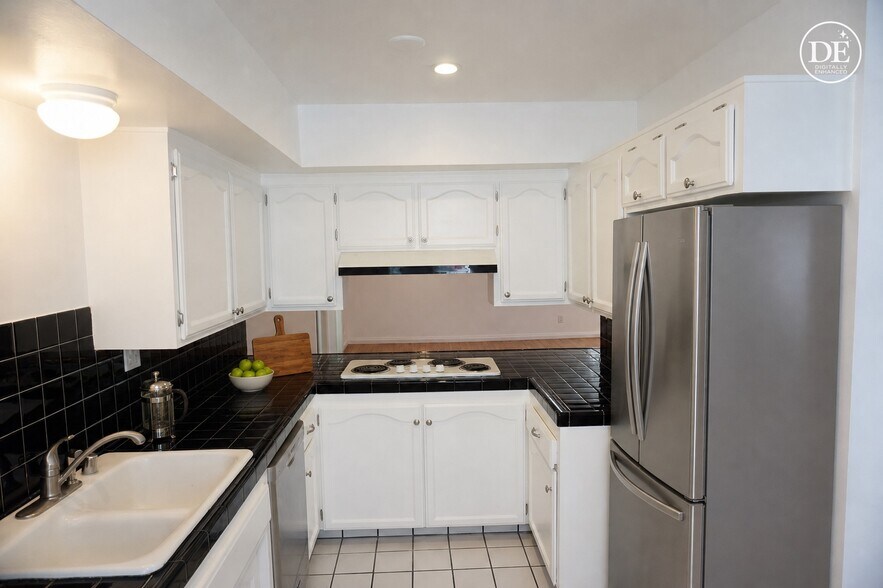 Building Photo - 4610 Densmore Ave