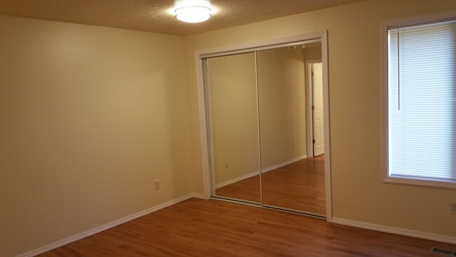 Building Photo - 3617 Silverstone Dr NE