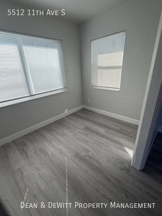 Building Photo - 5512 11th Ave S