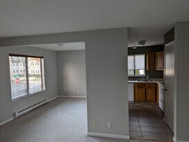 Building Photo - 3 Burr St