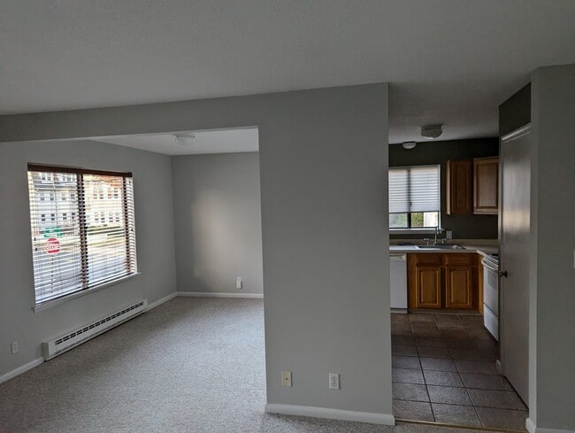 Building Photo - 3 Burr St