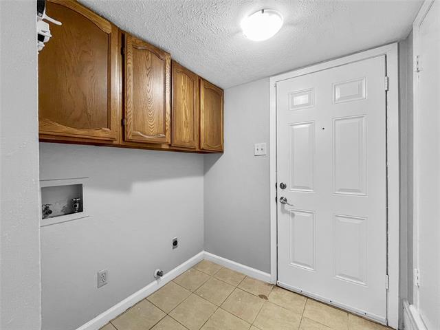 Building Photo - 739 Loganwood Ave