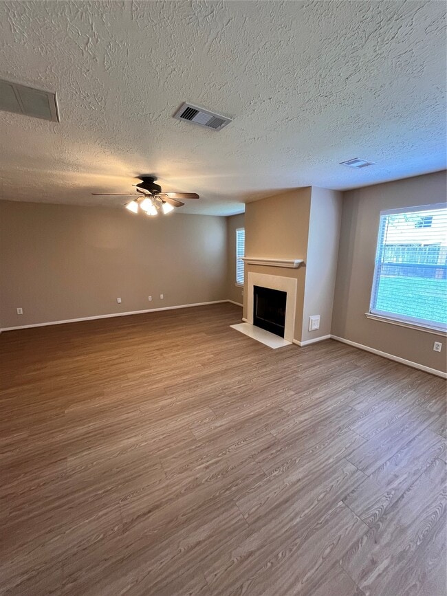 Building Photo - 16118 Cypress Valley Dr