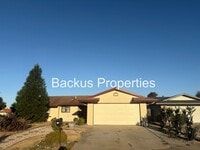 Building Photo - Well maintained three bedroom home in Laurel West