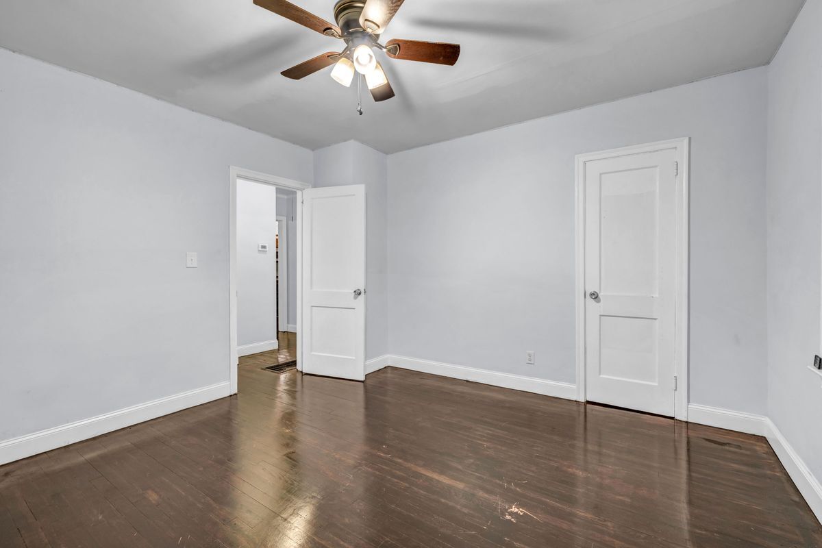Building Photo - 1747 Parkhill Dr