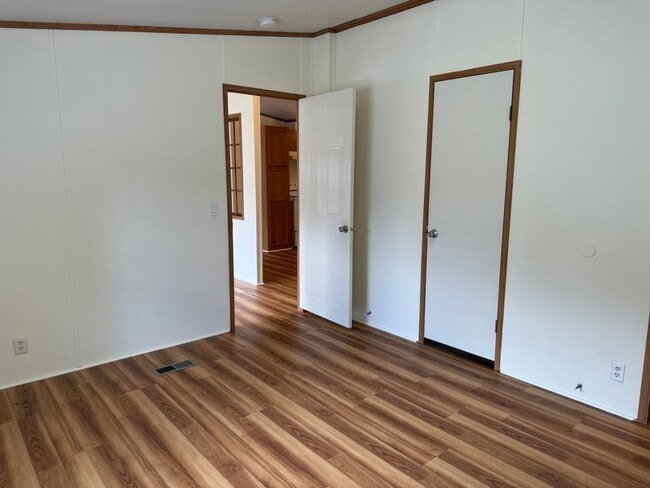 Building Photo - 5200 John Hall Rd