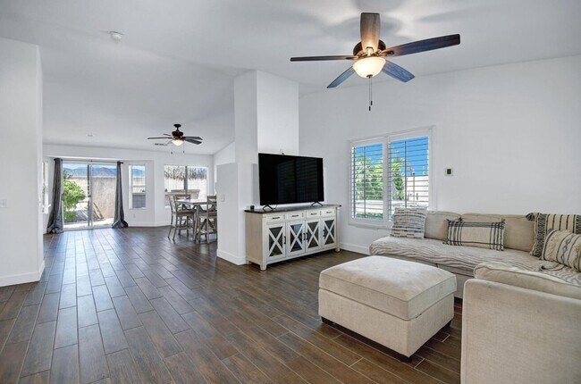 Building Photo - AVAILABLE NOW!! GORGEOUS 3 Bedroom 2 Bathroom Home in Indio!