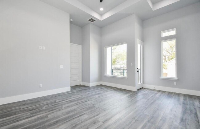 Building Photo - 811 Paul Quinn St