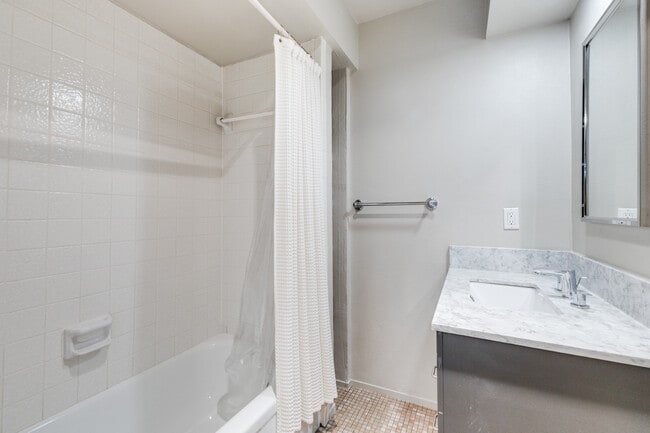 Building Photo - 4411 Gilbert Ave