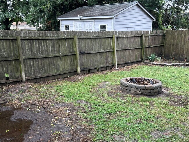 Building Photo - 3061 Ole Towne Ln