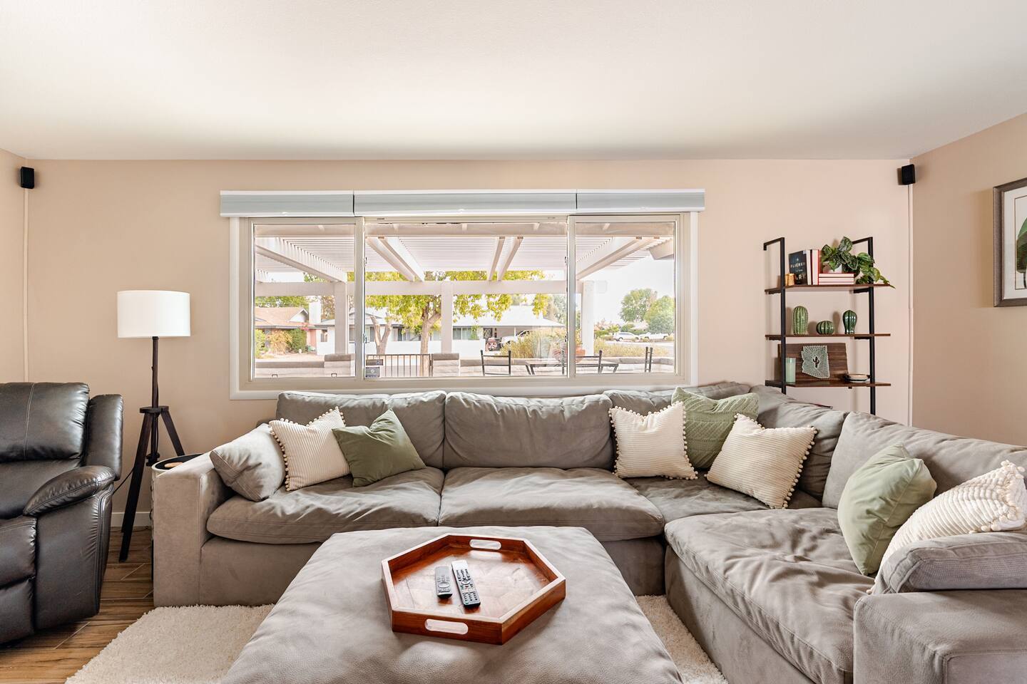 Living Room - 1104 E Campus Dr